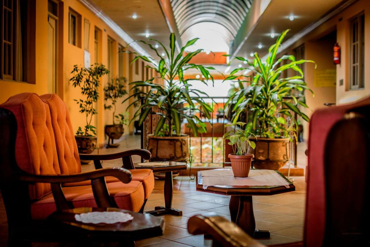 קוצ'במבה Hotel Monserrat מראה חיצוני תמונה