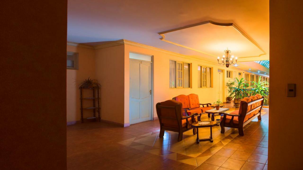 קוצ'במבה Hotel Monserrat מראה חיצוני תמונה